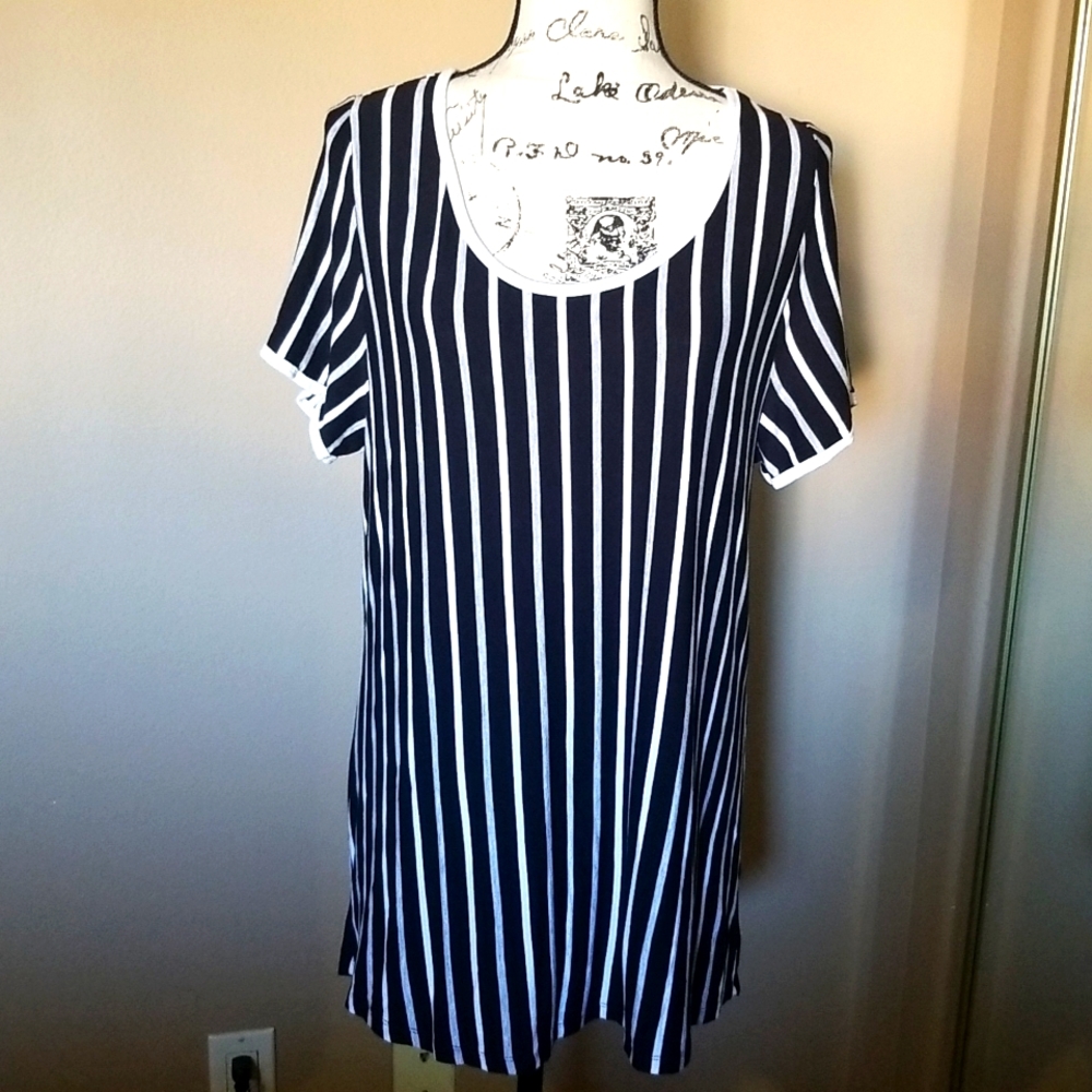 Blk short sleeve shirt with wht & grey stripes.